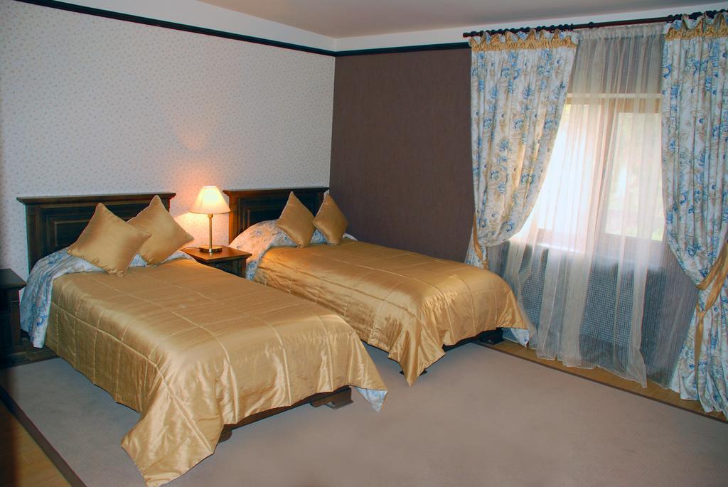 Gogol Hotel Мирхород Стая снимка